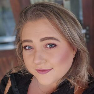 Discover the Beauty of Mooiste Meisie and Umuhle Cosmetics with Maryna Annandale 🌟